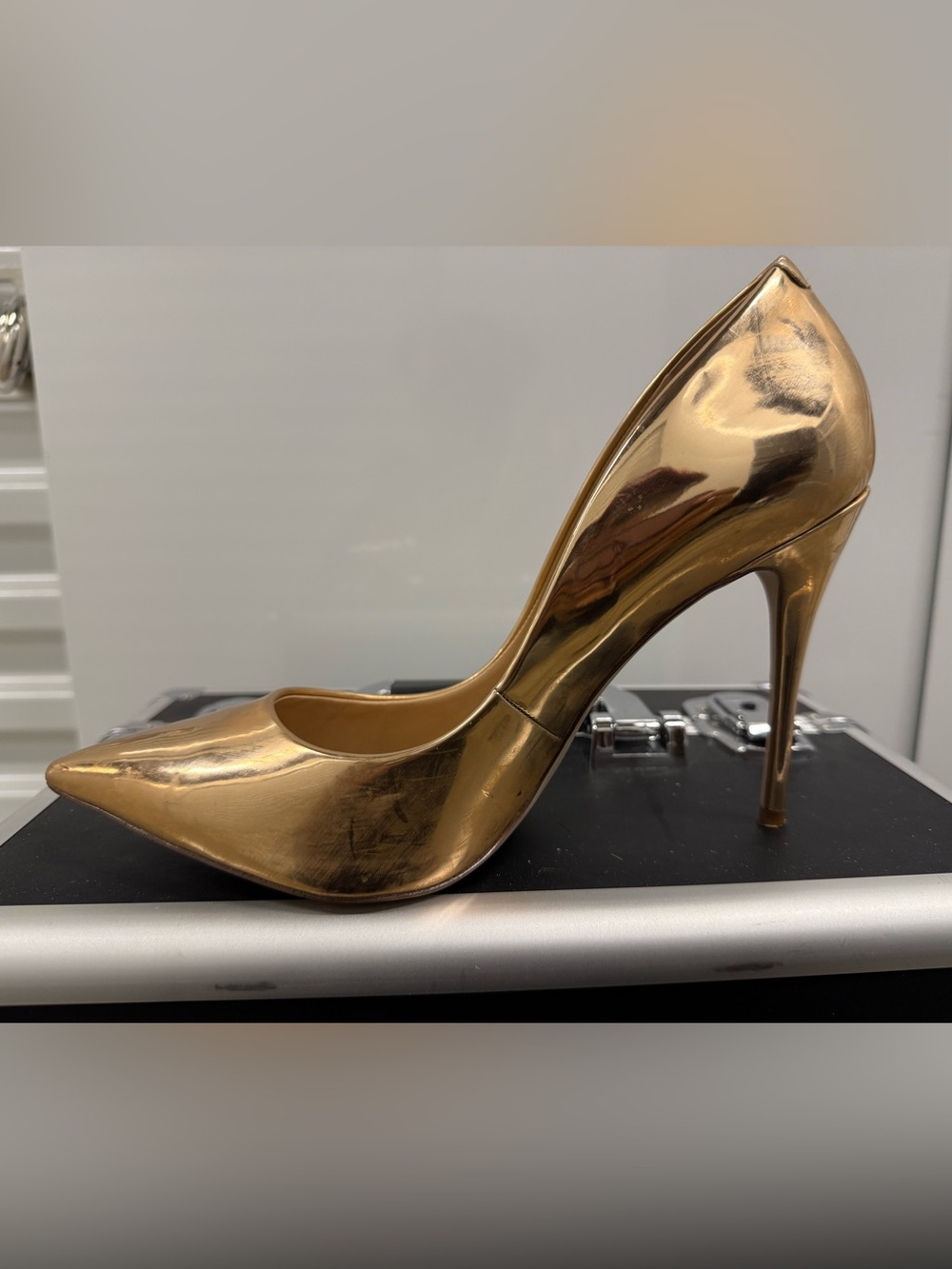 Steve Madden ROSE Gold Pointed-Toe Pumps - Picture 3 of 9